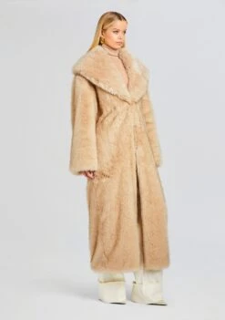 Averie Faux Fur Coat 7 Averie Faux Fur Coat -Retrofete Clothing Shop Ecommerce Crop 23 10 18 AVERIECOAT TANNIN MARGOTCUFFEDJEANS OFFWHITE 0539 ECOMM