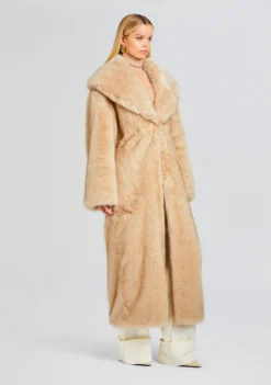 Averie Faux Fur Coat 7 Averie Faux Fur Coat -Retrofete Clothing Shop Ecommerce Crop 23 10 18 AVERIECOAT TANNIN MARGOTCUFFEDJEANS OFFWHITE 0539 ECOMM scaled