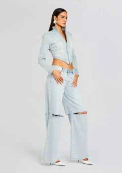 Wrenley Low-Rise Jean 7 Wrenley Low-Rise Jean -Retrofete Clothing Shop Ecommerce Crop 23 12 18 CHRISSYJACKET WRENLEYJEAN SKYLIGHT 2627 ECOMM 9e4d31a7 a4d0 40e0 a297 ca8148c4c739