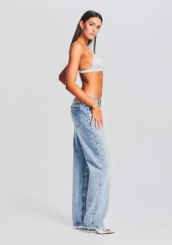 Sydney Low Rise Jean -Retrofete Clothing Shop Ecommerce Crop 230718 SET2 DORALBRALETTE PAMELABLOUSE SYDNEYJEAN 0181 ECOMM 0825c13d 84aa 4558 add2 30047236297e