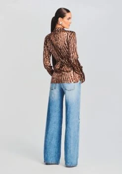 Olsen Silk Top 8 Olsen Silk Top -Retrofete Clothing Shop Ecommerce Crop 230718 SET2 OLSENTOP MONETBRA 4296 ECOMM