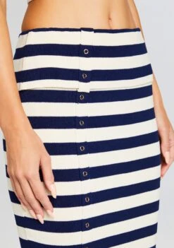 Retrofete Clothing Shop -Retrofete Clothing Shop Ecommerce Crop 24 01 11 CONSTANCETOP CLEATSKIRT CREAMNAVY 0630 ECOMM