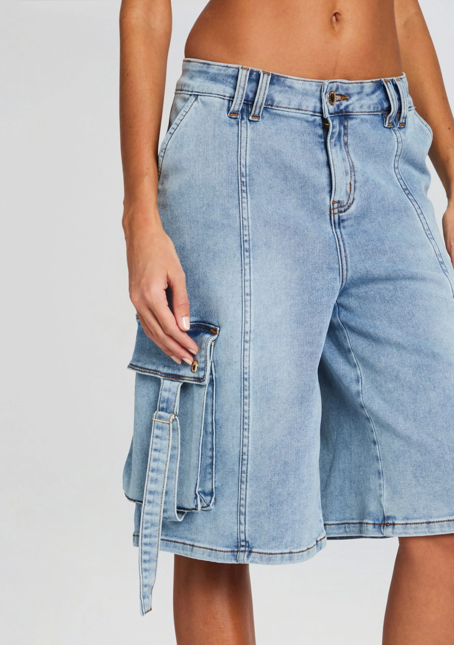 Sarta Cargo Denim Short - Image 2