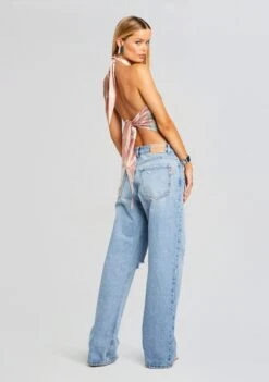 Jamie Silk Top -Retrofete Clothing Shop Ecommerce Crop 24 03 13 JAMIETOP DUSTYPINK OHIRPANT TELAVIVSAND 0272 ECOMM