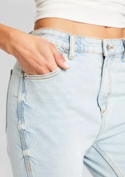 Avalon Capri -Retrofete Clothing Shop Ecommerce Crop 24 04 17 AVALONSHORTS SKYLIGHT 1302 ECOMM1