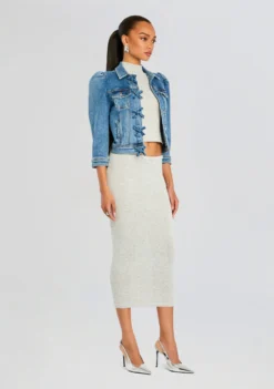 Mauve Denim Jacket -Retrofete Clothing Shop Ecommerce Crop 24 07 31 MAUVEDENIMJACKET OASIS KOKOSKIRT KALITOP LIGHTGREY 1018 ECOMM scaled