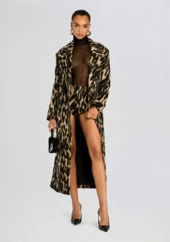 Kiara Short -Retrofete Clothing Shop Ecommerce Crop 24 09 26 ChiaraWoolCoat KiaraShort BengalPrint 0014 ECOMM f3e35e69 d37c 44ea 91a0 26db8196ee0b