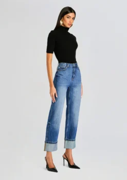 Parker High Rise Jean 6 Parker High Rise Jean -Retrofete Clothing Shop Ecommerce Crop 24 09 26 YunaFuzzyKnitTop ParkerHighRiseJeanLowTide Black 0052 ECOMM 6ed77a53 0624 4bc0 9b14 49833a77f52b scaled