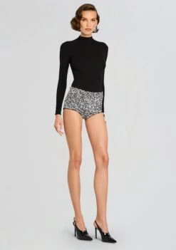 Braelynn Crystal Hot Short -Retrofete Clothing Shop Ecommerce Crop 24 10 09 BraelynnCrystalHotShort Black 0041 ECOMM