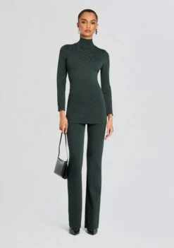 Romina Knit Top -Retrofete Clothing Shop Ecommerce Crop 24 10 09 RominaKnitTop JulietteKnitPant ForestGreen 0004 ECOMM 25b00dd3 3773 41dc b48b bb9ddafa8995