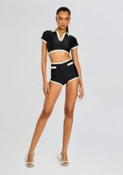 Chloe Crop Top 9 Chloe Crop Top -Retrofete Clothing Shop Ecommerce Crop 24 10 29 ChloeCropTop QuinnShortPants Black White 0023 ECOMM