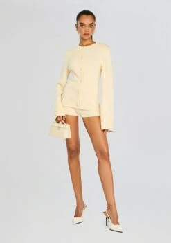 Messa Short -Retrofete Clothing Shop Ecommerce Crop 24 10 29 TiraCardigan MessaShort Eggshell 0008 ECOMM b09f2ae1 6a72 413d bd66 04fd7b150b50