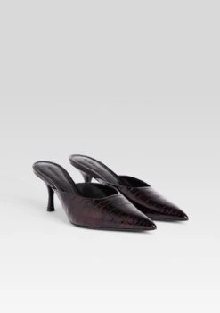 Bonnie Leather Mule -Retrofete Clothing Shop Ecommerce Crop BONNIELEATHERMULE BURGUNDYCROCO 097 ECOMM
