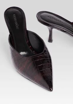 Bonnie Leather Mule -Retrofete Clothing Shop Ecommerce Crop BONNIELEATHERMULE BURGUNDYCROCO 101 ECOMM