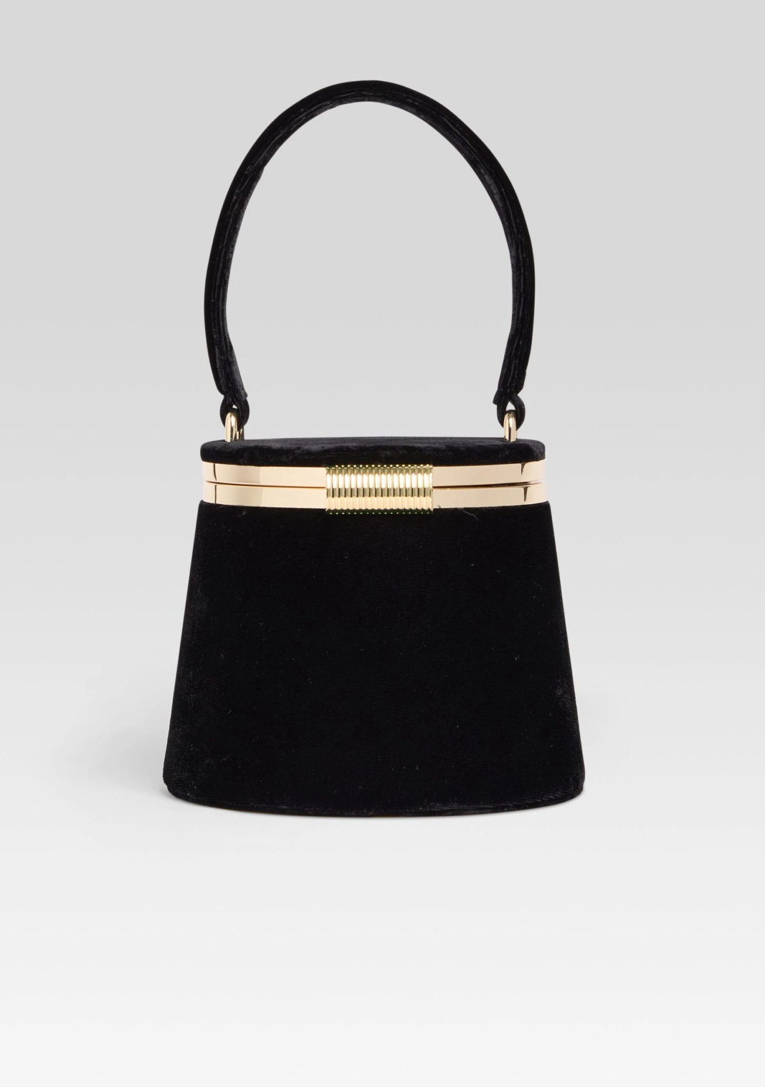 Lesla Velvet Case 1 Lesla Velvet Case