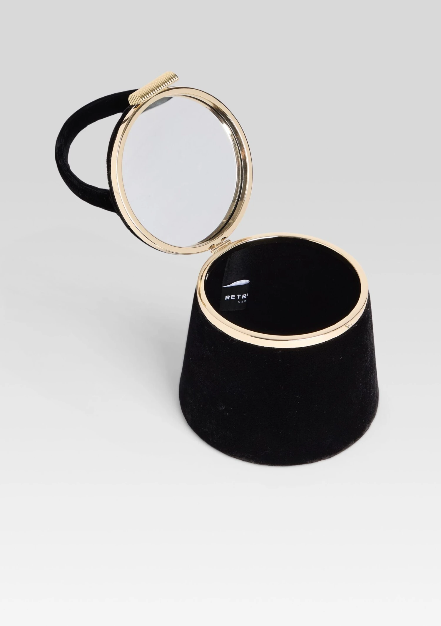 Lesla Velvet Case 5 Lesla Velvet Case - Image 5