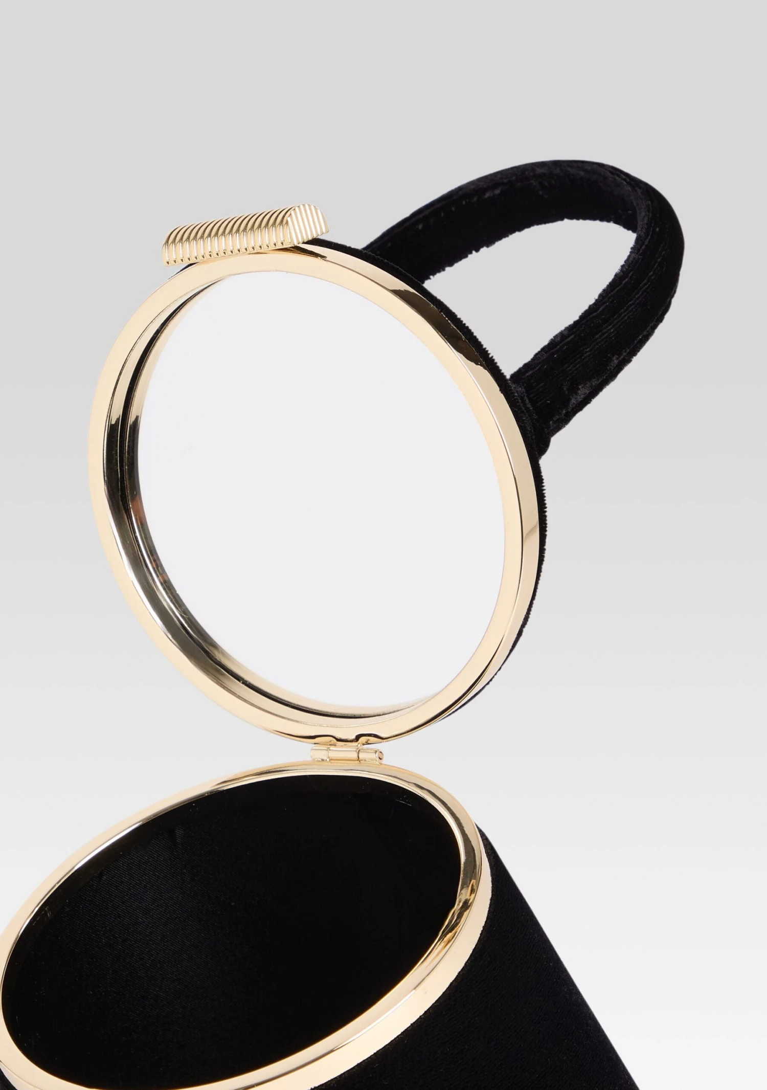 Lesla Velvet Case 6 Lesla Velvet Case - Image 6