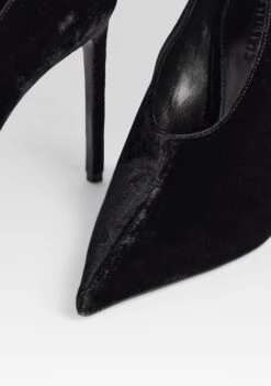 Mollie Velvet Pump -Retrofete Clothing Shop Ecommerce Crop MOLLIEPUMP BLACKVELVET 117 ECOMM