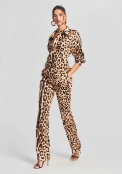 Evan Silk Shirt -Retrofete Clothing Shop Ecommerce Crop Retrofete eComm 220803 Set2 SHOT 43 6122 9c52943d 8485 4a7a 9730 600d084559dc